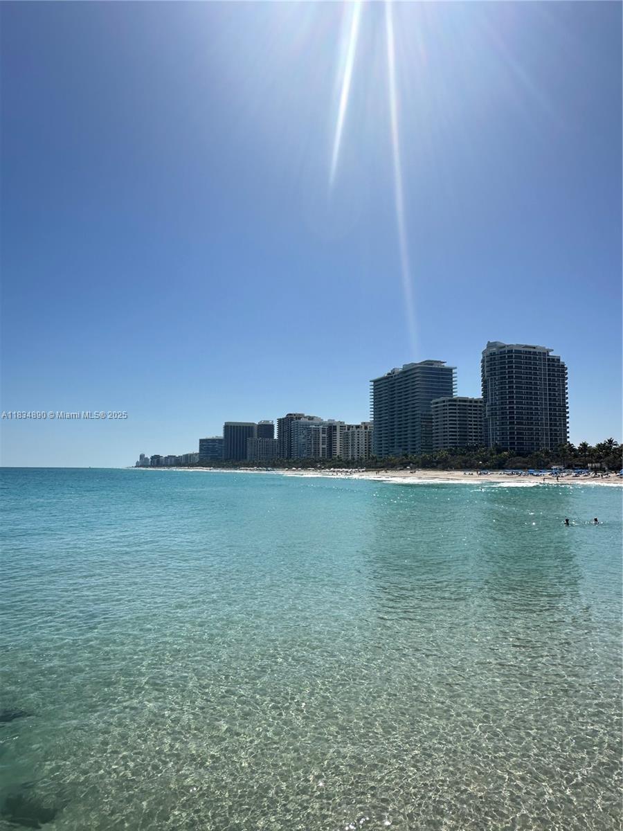 10275 Collins Ave 1402