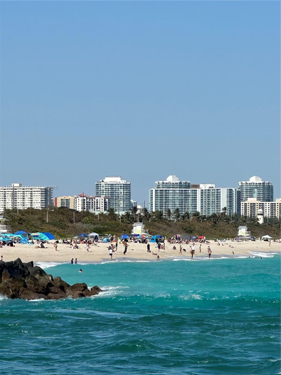 10275 Collins Ave 1402