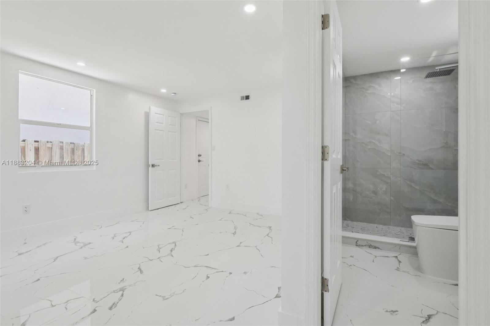 LAUDERDALE - Residential