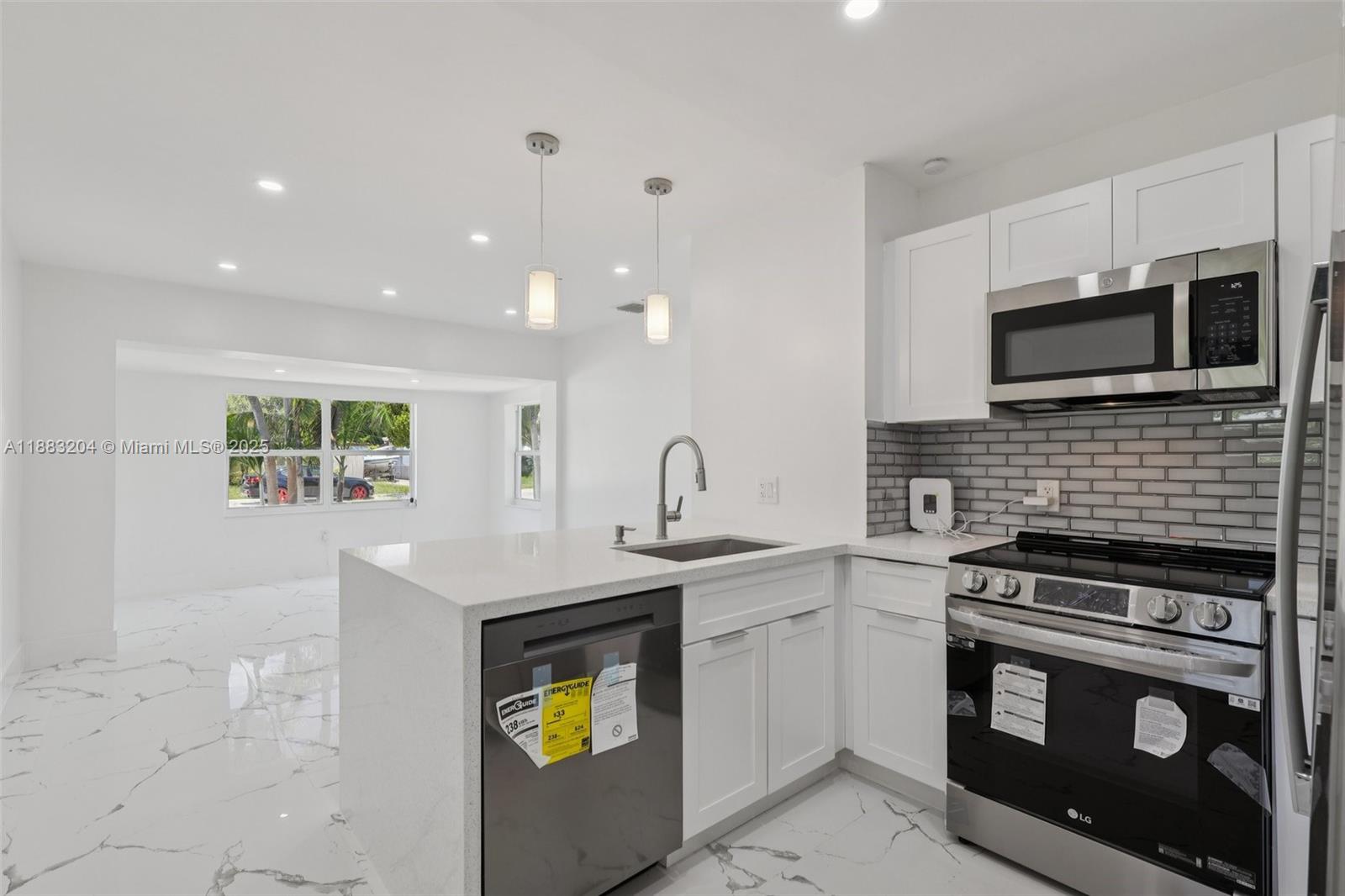 LAUDERDALE - Residential