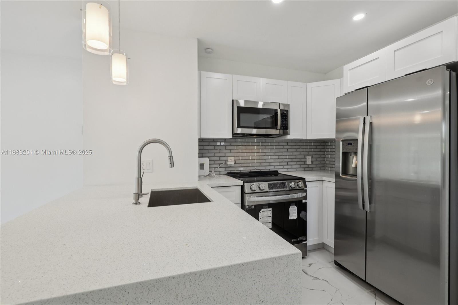 LAUDERDALE - Residential