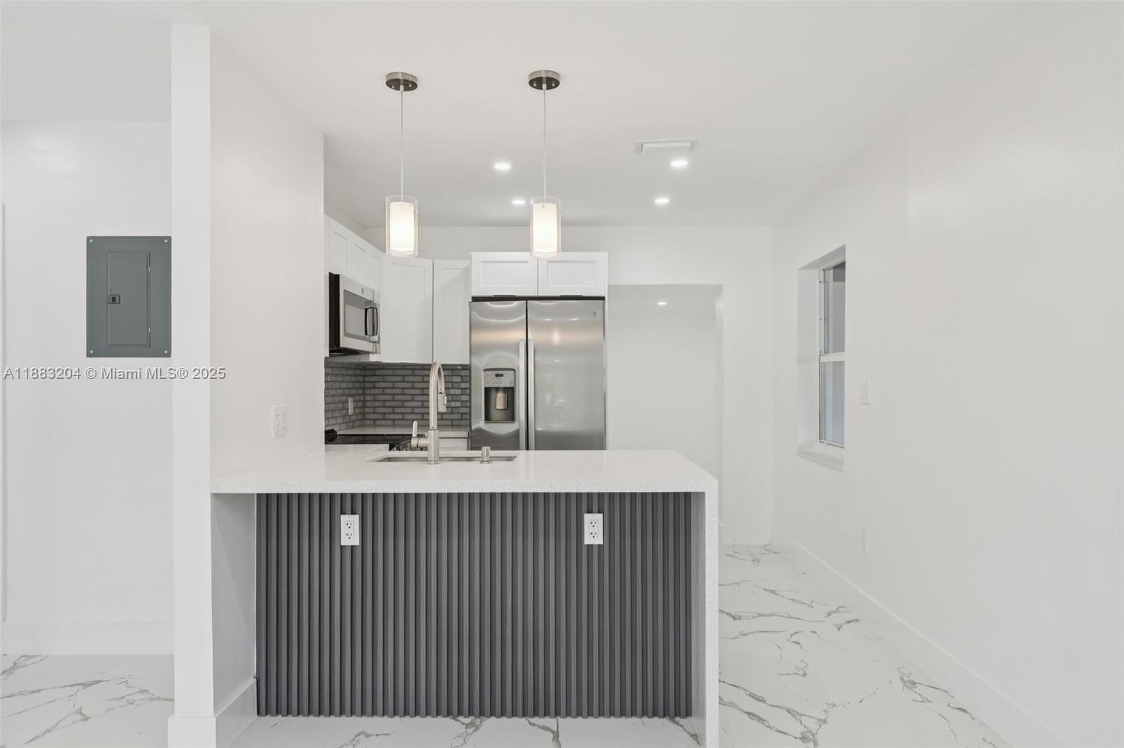 LAUDERDALE - Residential