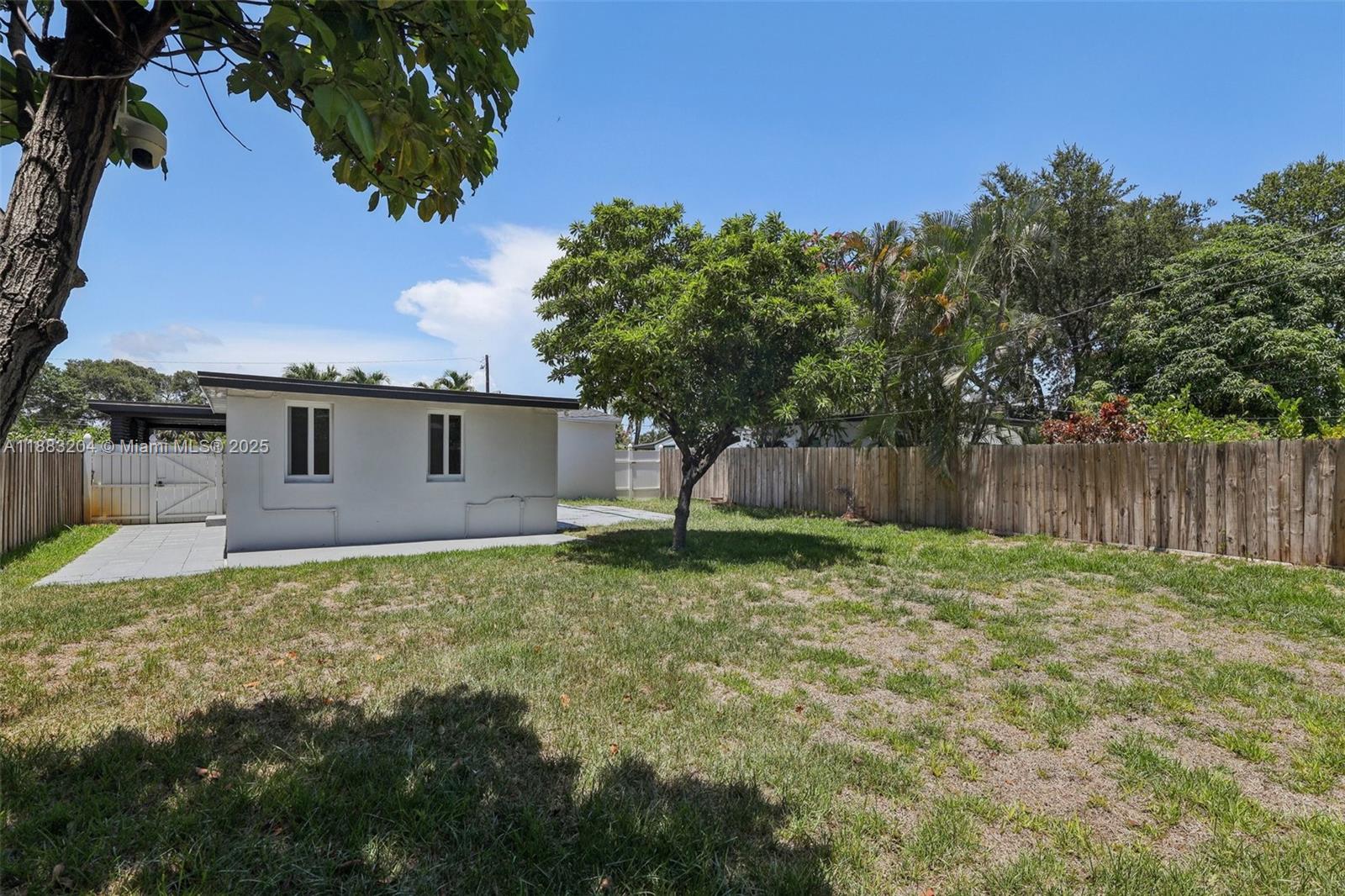 LAUDERDALE - Residential