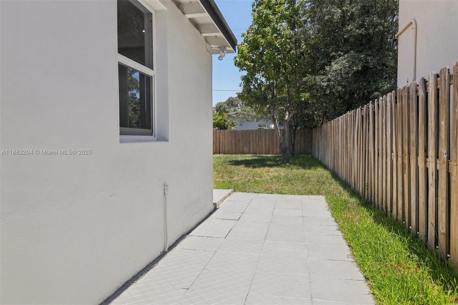 LAUDERDALE - Residential