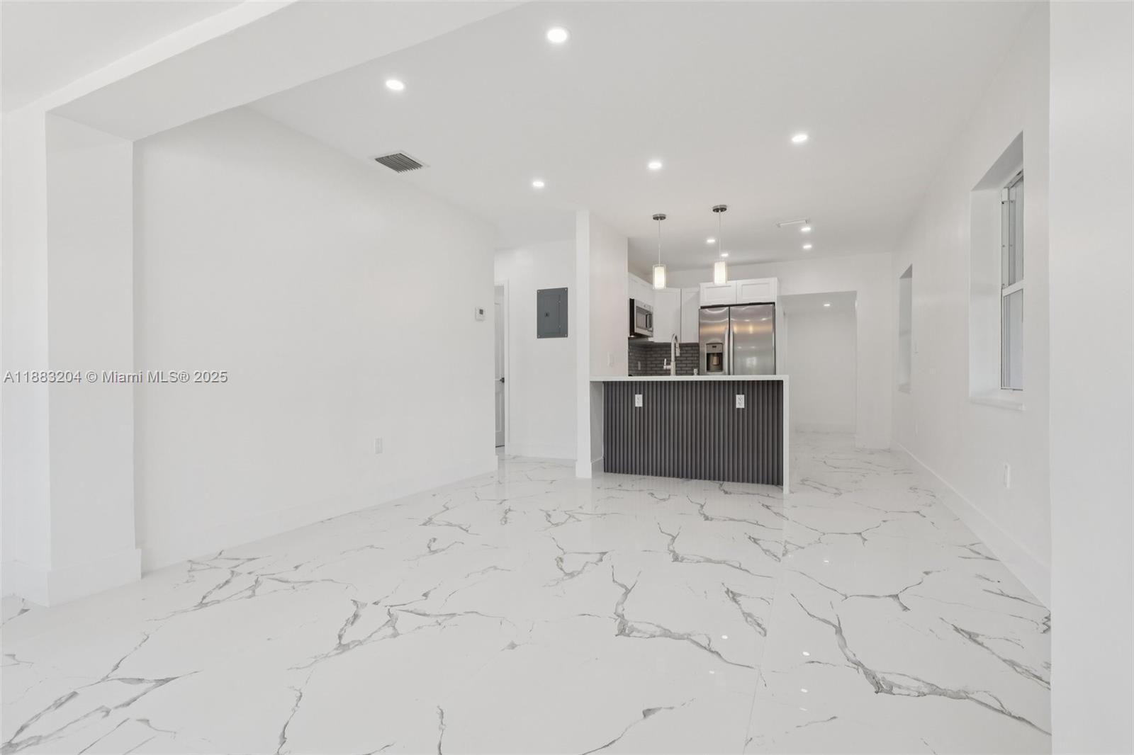 LAUDERDALE - Residential