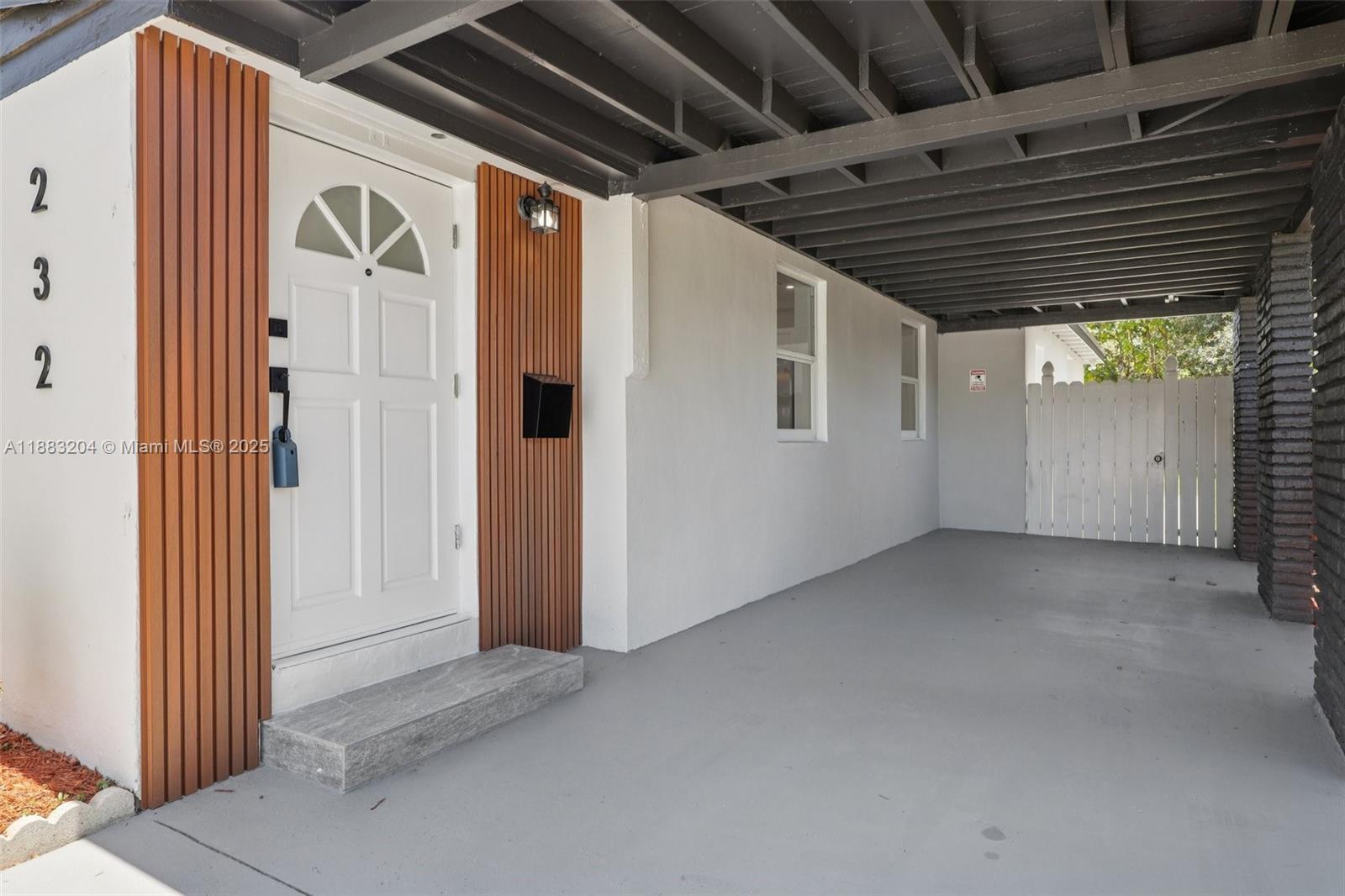 LAUDERDALE - Residential