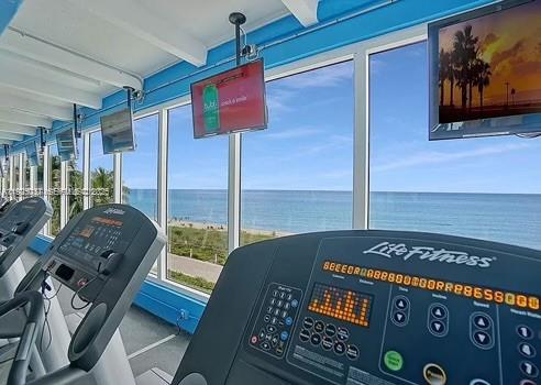 5401 Collins Ave 612