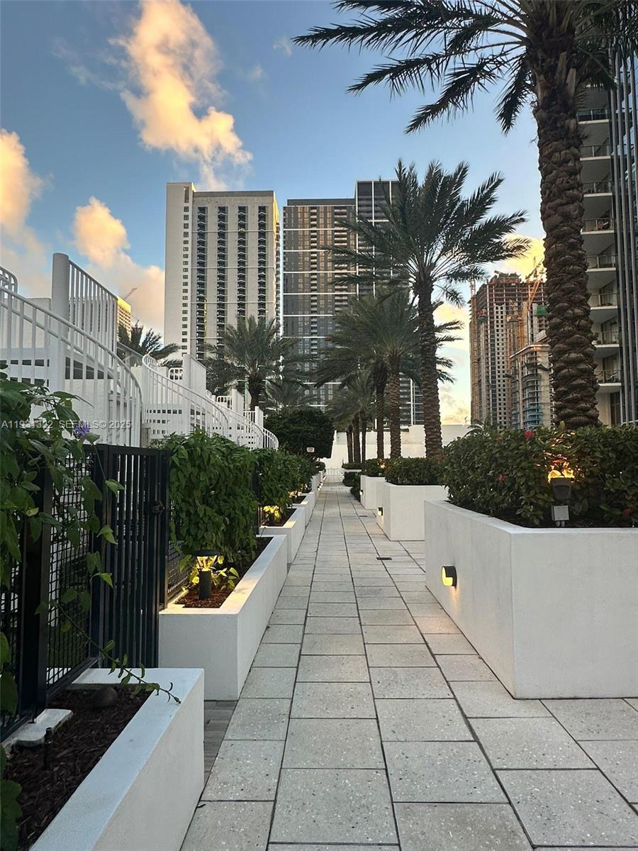 PARAMOUNT MIAMI WORLDCENT - Residential