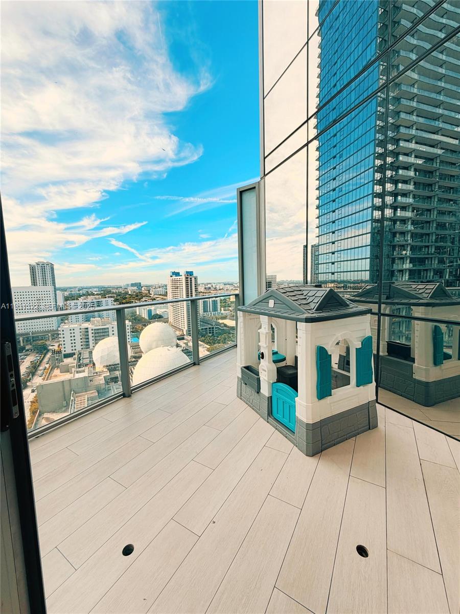 PARAMOUNT MIAMI WORLDCENT - Residential