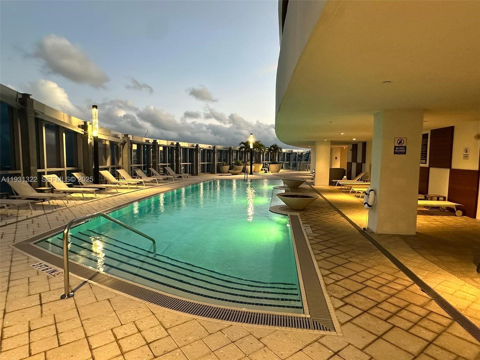 PARAMOUNT MIAMI WORLDCENT - Residential