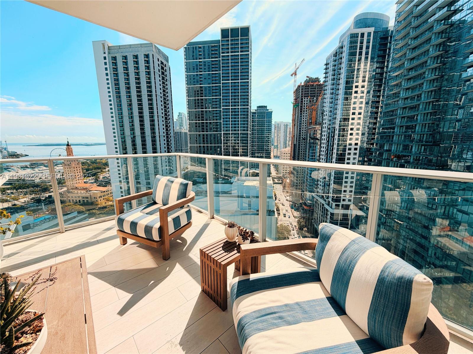 PARAMOUNT MIAMI WORLDCENT - Residential