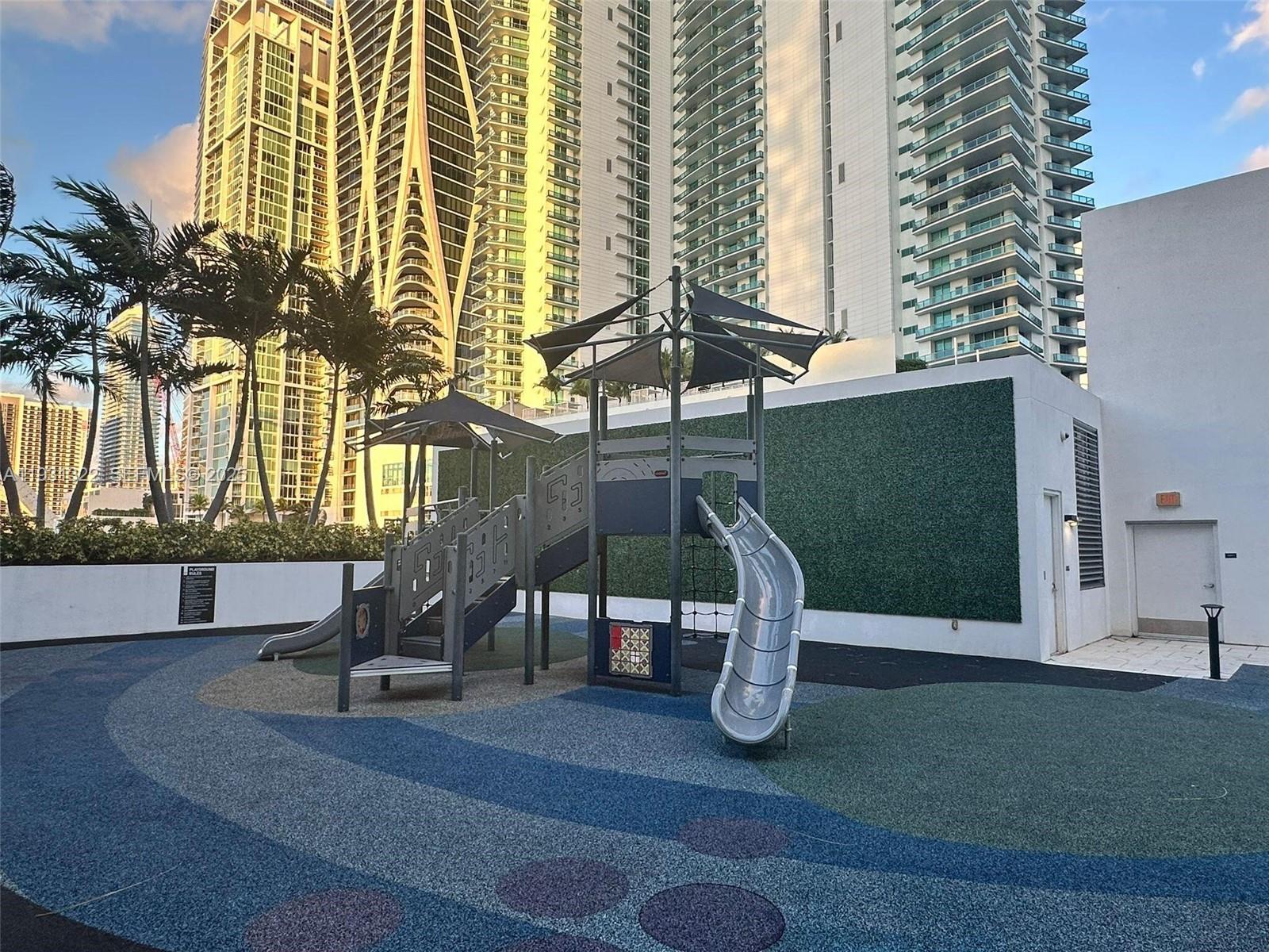 PARAMOUNT MIAMI WORLDCENT - Residential