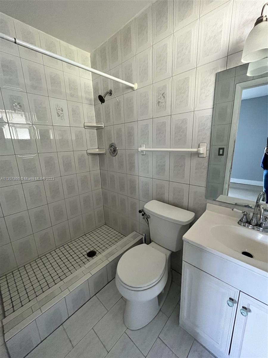 UNIVERSAL ESTATES SOUTH A - Residential Lease