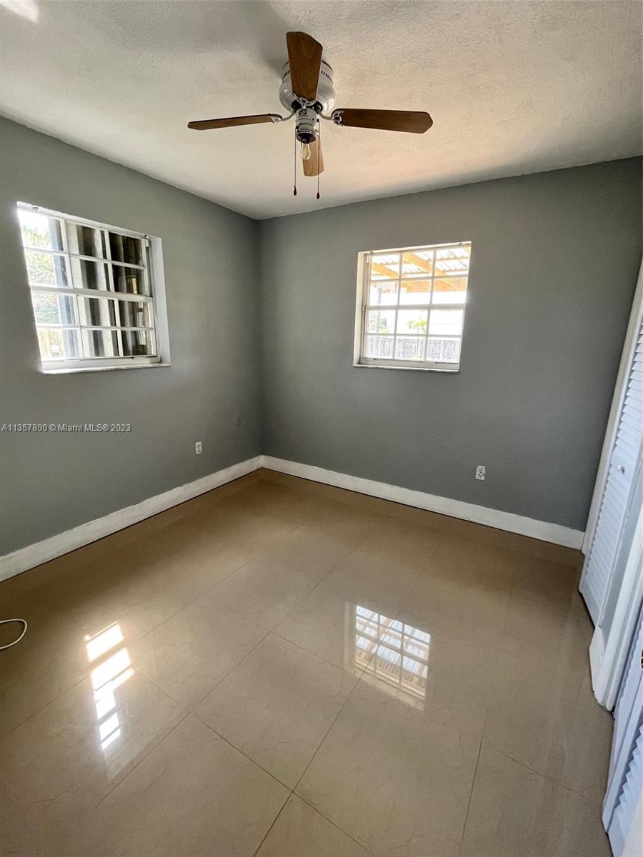 UNIVERSAL ESTATES SOUTH A - Residential Lease