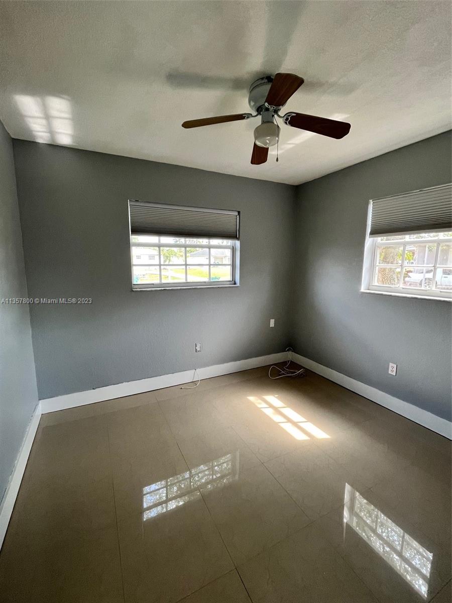 UNIVERSAL ESTATES SOUTH A - Residential Lease