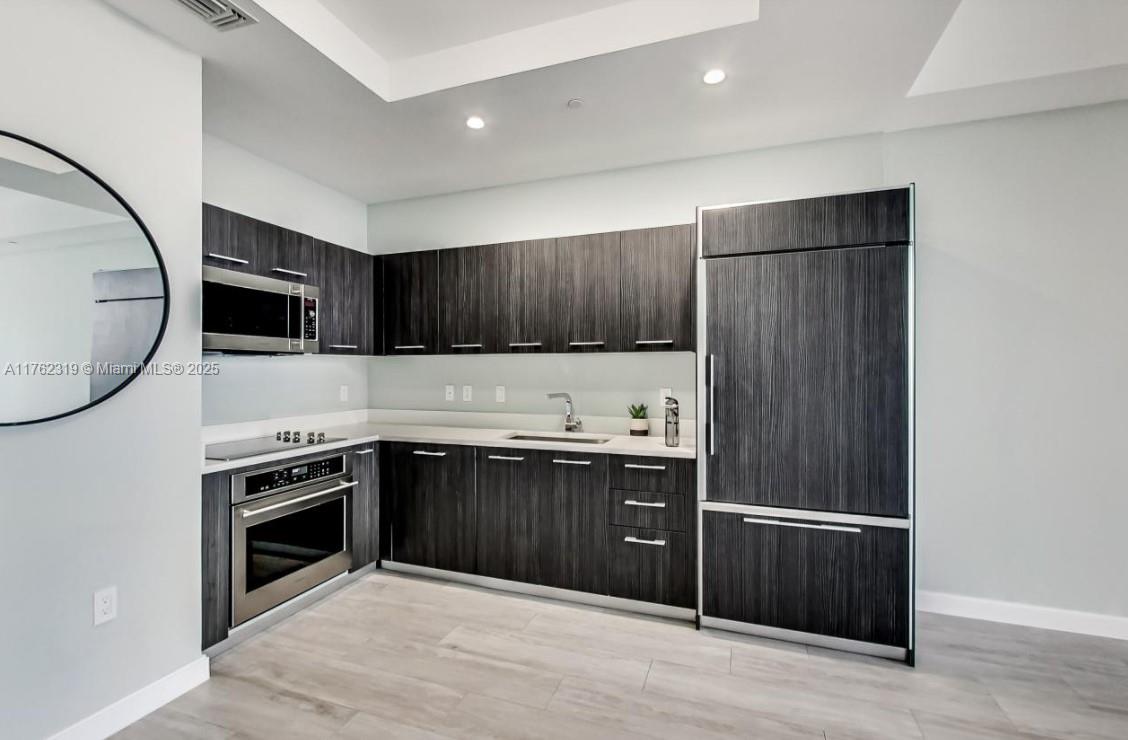 45 SW 9th St 4104