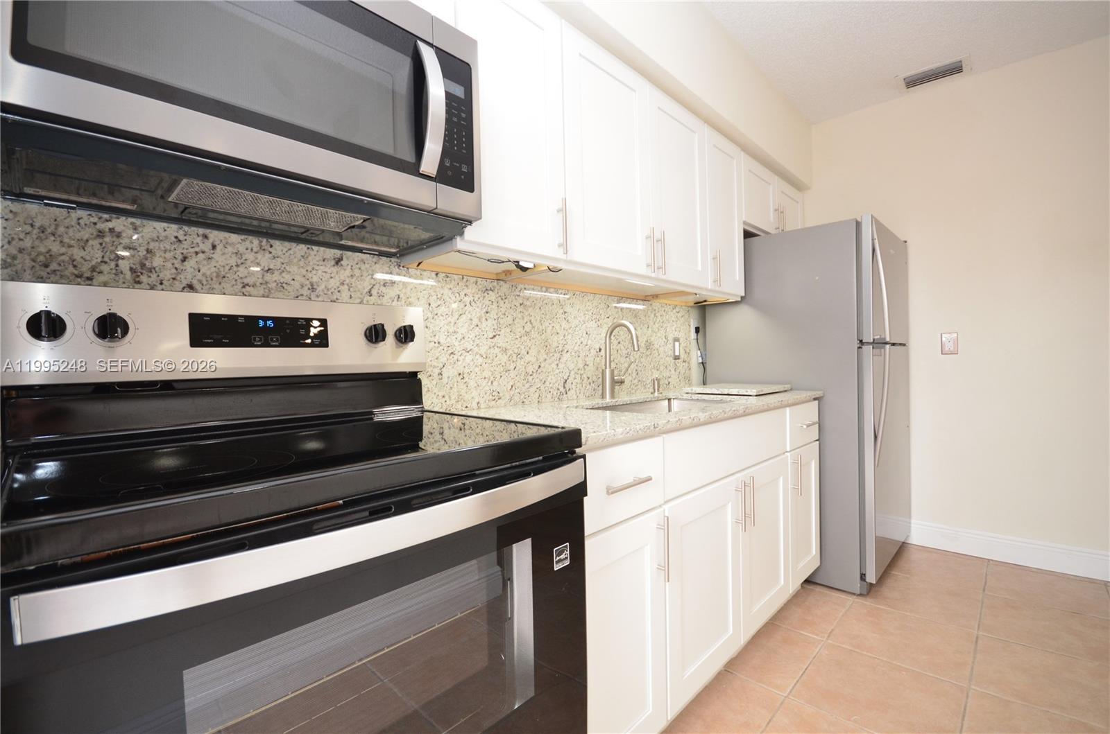 GRAPELAND - Residential Lease