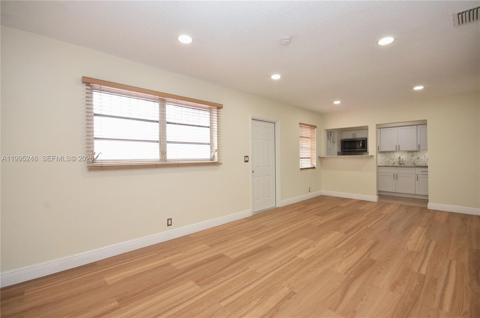 GRAPELAND - Residential Lease