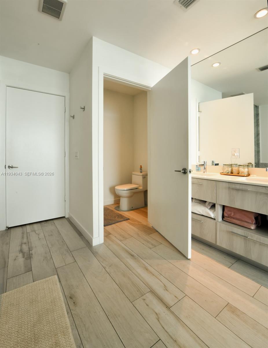 GRAN PARAISO CONDO - Residential