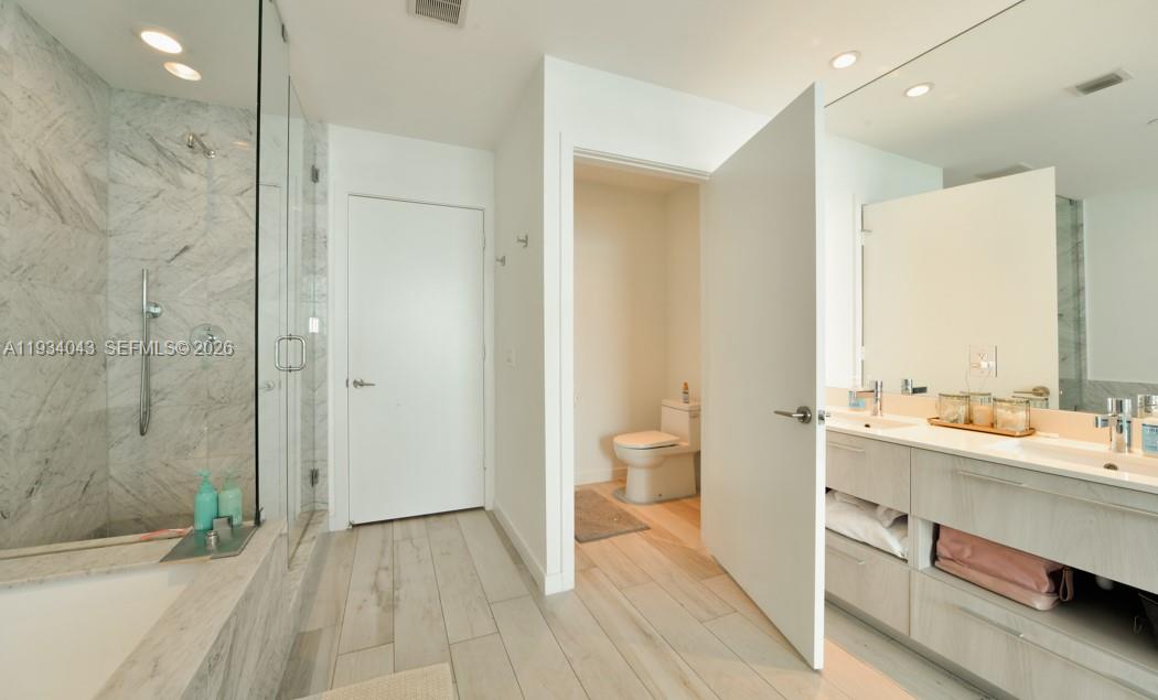 GRAN PARAISO CONDO - Residential