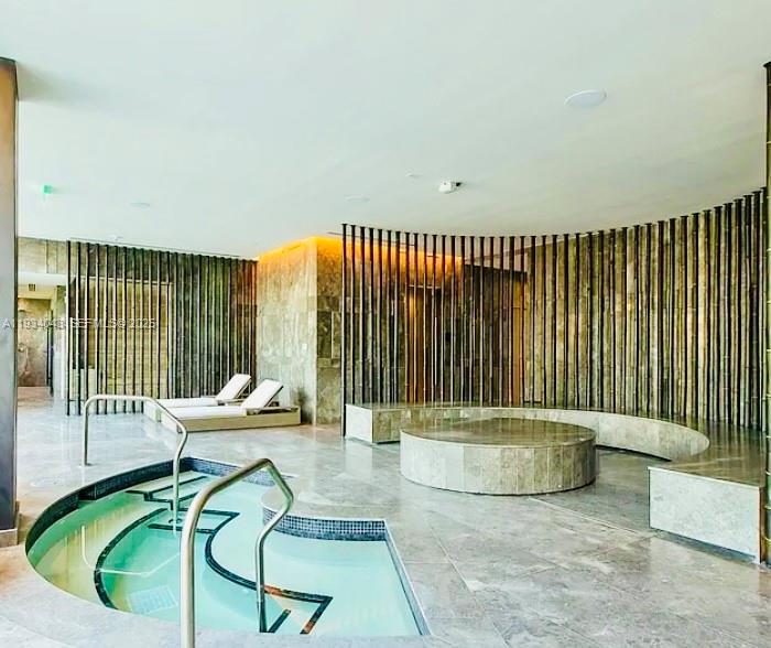 GRAN PARAISO CONDO - Residential