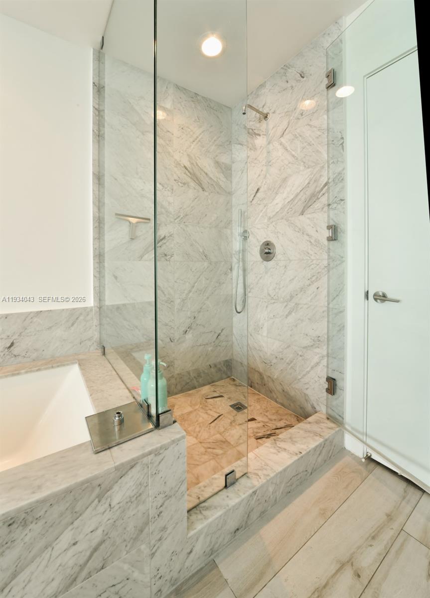 GRAN PARAISO CONDO - Residential
