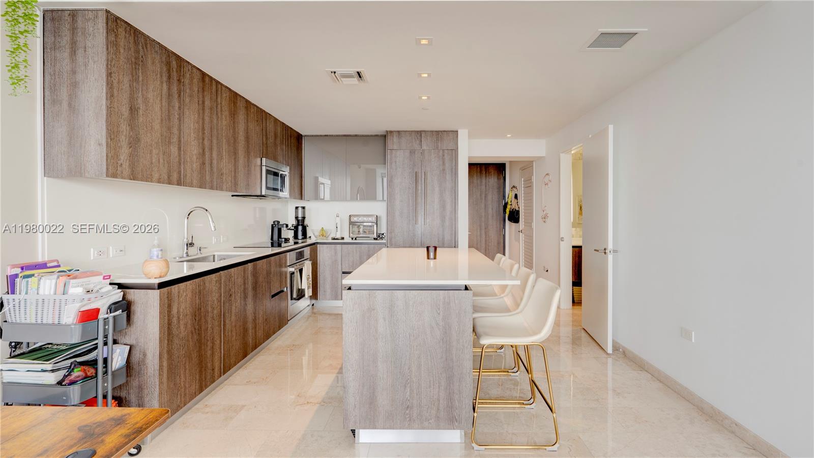 RISE CONDO - Residential