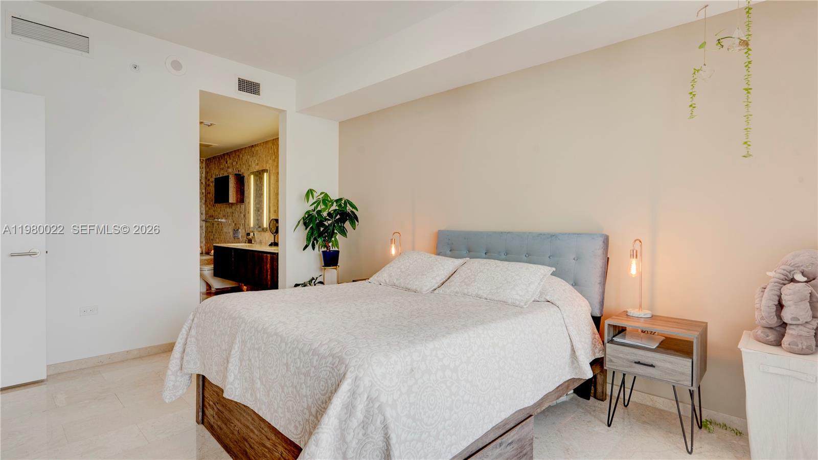 RISE CONDO - Residential