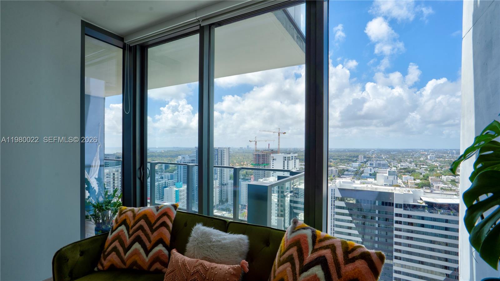 RISE CONDO - Residential