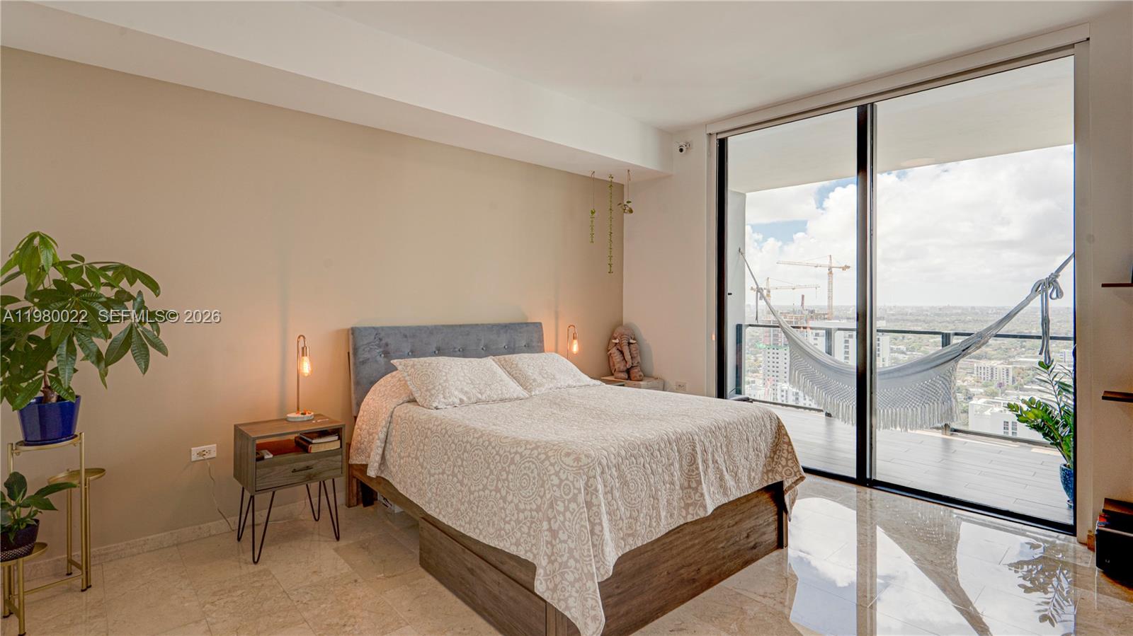 RISE CONDO - Residential