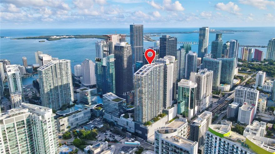 Rise Residences at Brickell City Centre. Stunning 1 Bed/1.5 Bath luxury residence in the heart of Brickell. 887 Sf + Balcony 83 sm . This bright and elegant unit features floor-to-ceiling glass windows and a spacious terrace with panoramic city views.
Beautiful Italian kitchen with Bosch appliances, wine cooler, quartz countertops, and imported marble floors throughout. Spacious walk-in closet and modern bathrooms with illuminated mirrors. Assigned parking + valet service.
Enjoy world class amenities including resort-style pools with poolside service, state of the art fitness center, spa with hammam, tropical gardens, BBQ areas, children’s playroom, library, business center, and full-service concierge.
Located directly at Brickell City Centre, steps from luxury shopping, top restaurants, cafés, and entertainment. Just 15 minutes from Miami International Airport and minutes from Downtown Miami, Wynwood, Design District, and South Beach.
Ideal as a primary residence, second home, or investment property in one of Miami’s most desirable locations. *flexible showing schedule* *NO SPECIAL ASSESSMENT*