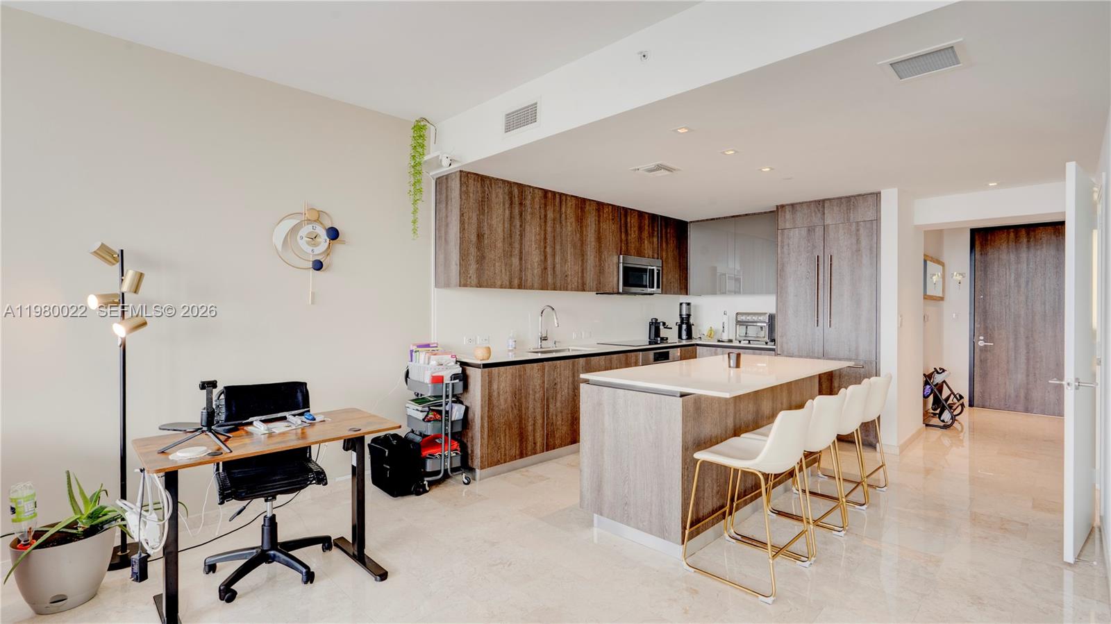 RISE CONDO - Residential