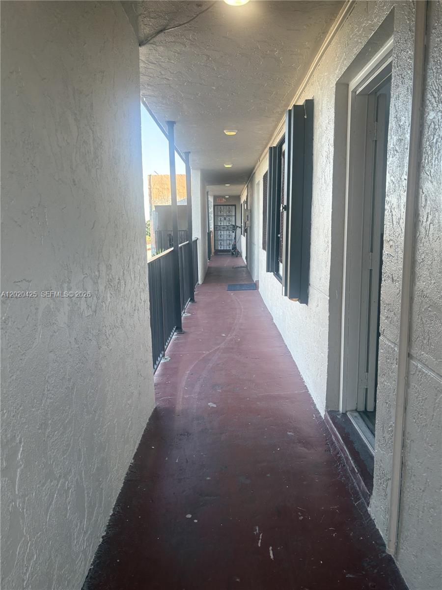 WESTLAND MANORS EAST COND - Residential