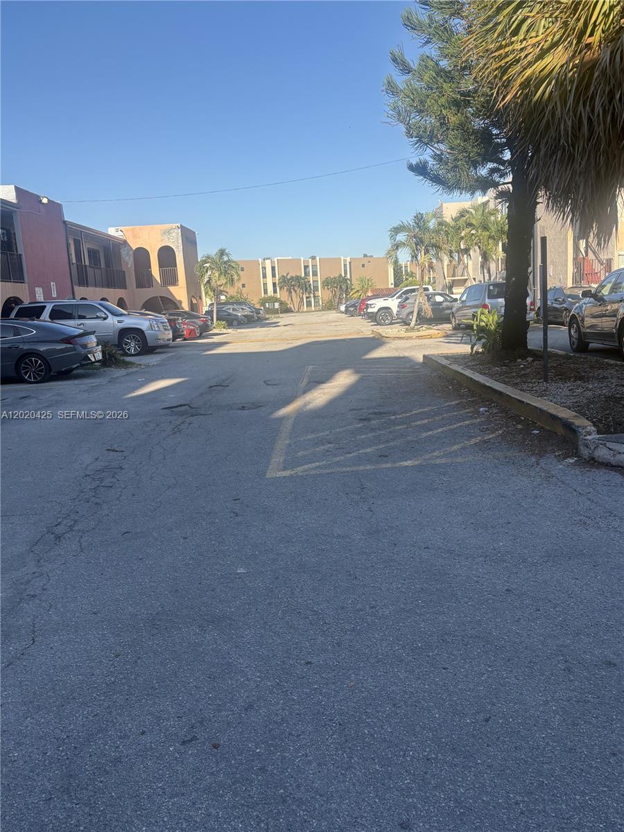 WESTLAND MANORS EAST COND - Residential