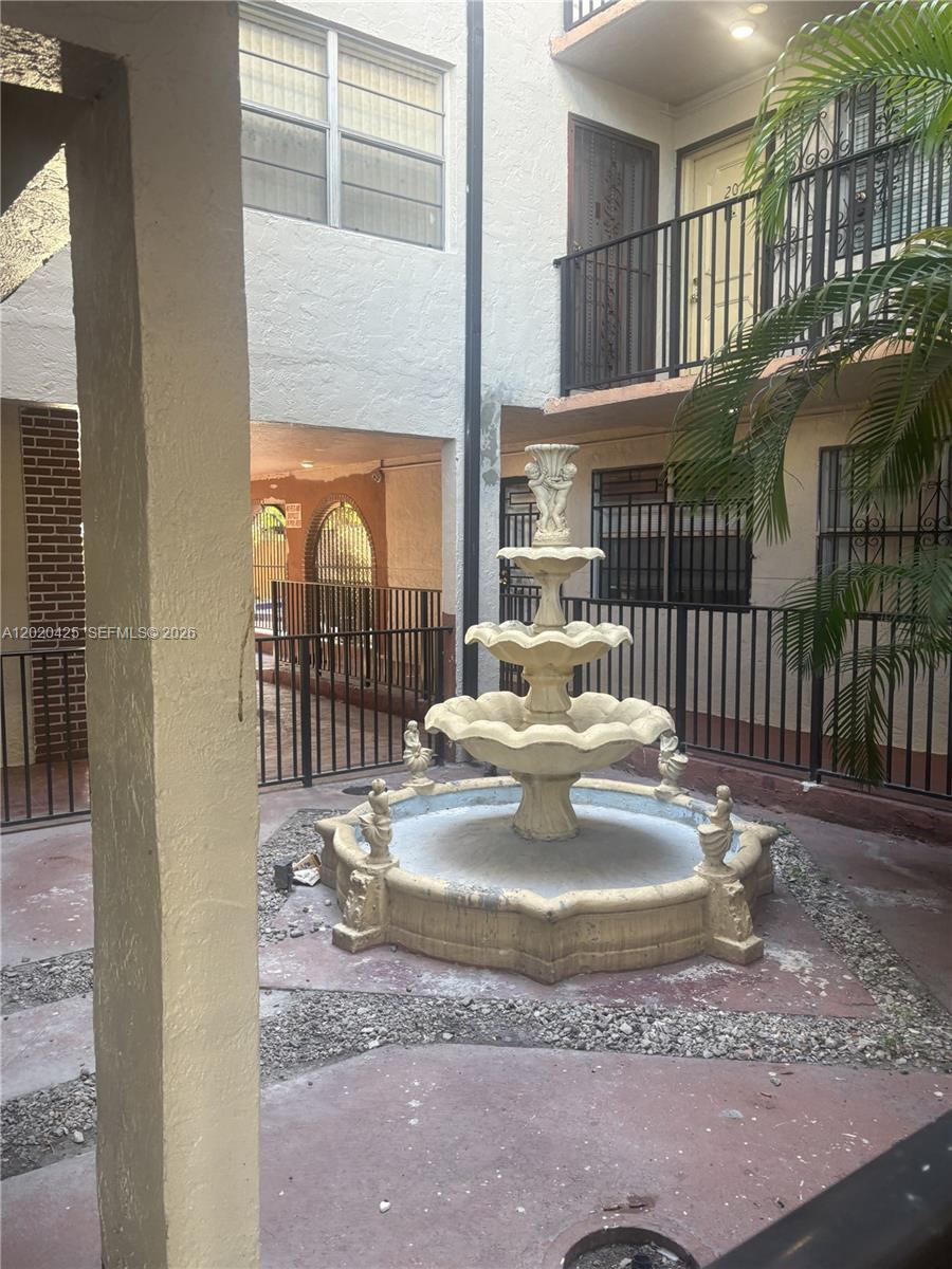 WESTLAND MANORS EAST COND - Residential