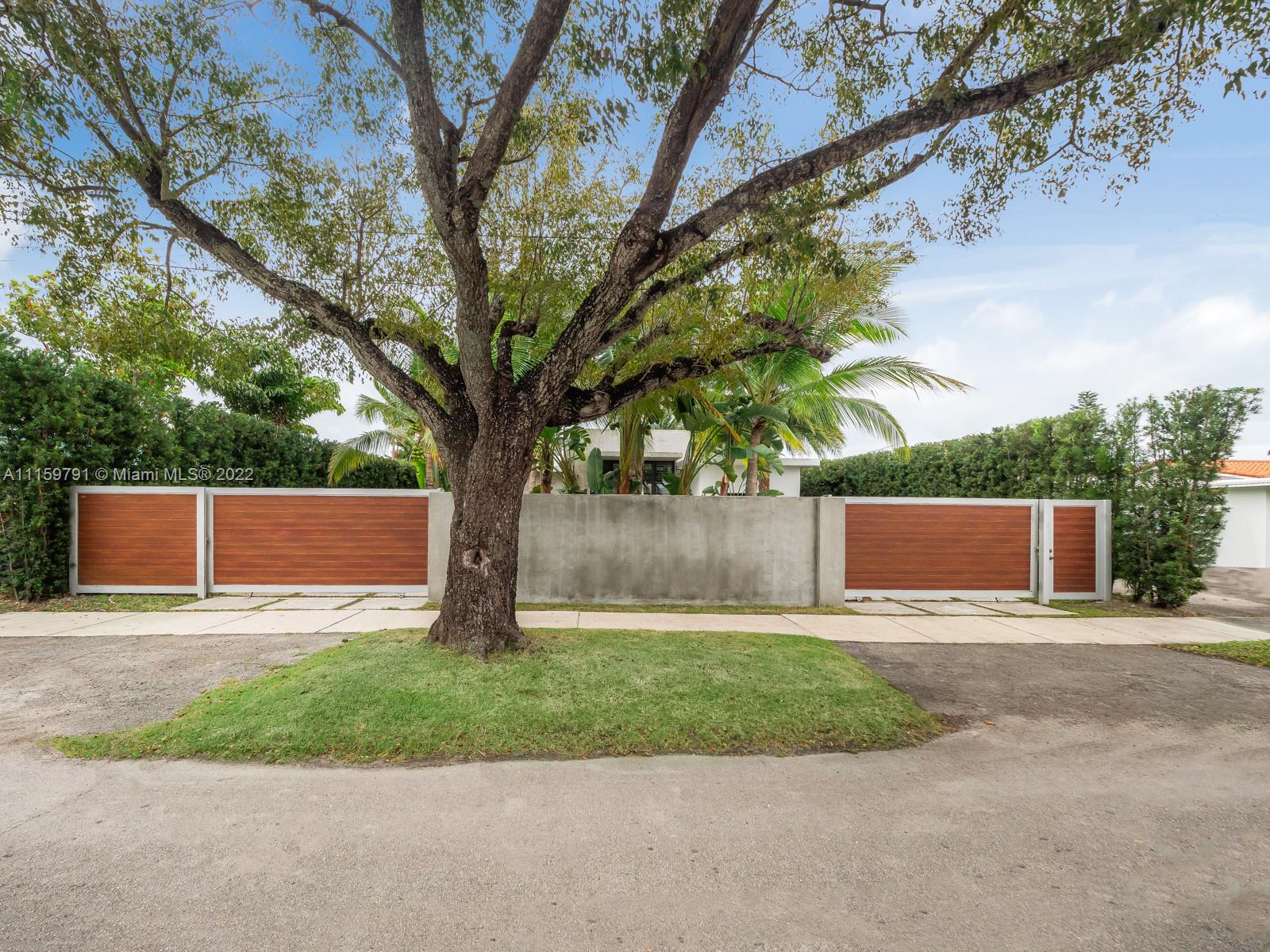 BISCAYNE POINT - Residential