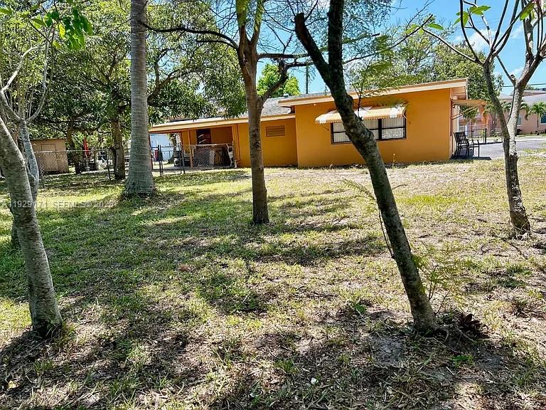 LAUDERDALE VILLAS - Residential Lease