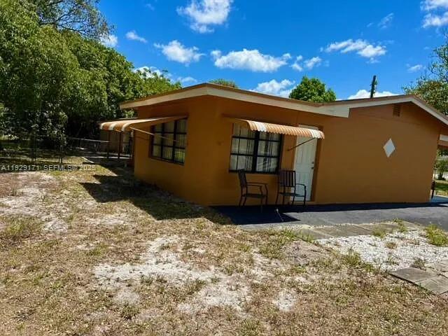 LAUDERDALE VILLAS - Residential Lease