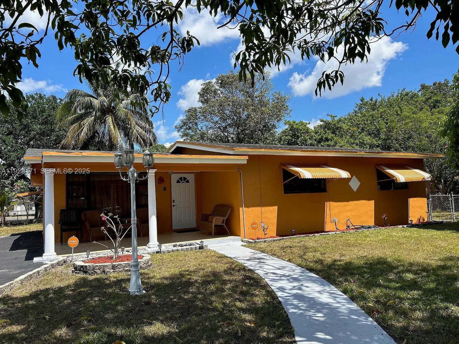 LAUDERDALE VILLAS - Residential Lease