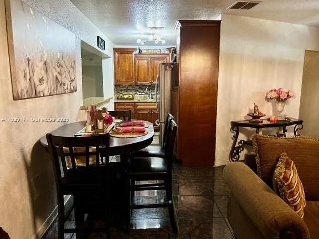 LAUDERDALE VILLAS - Residential Lease