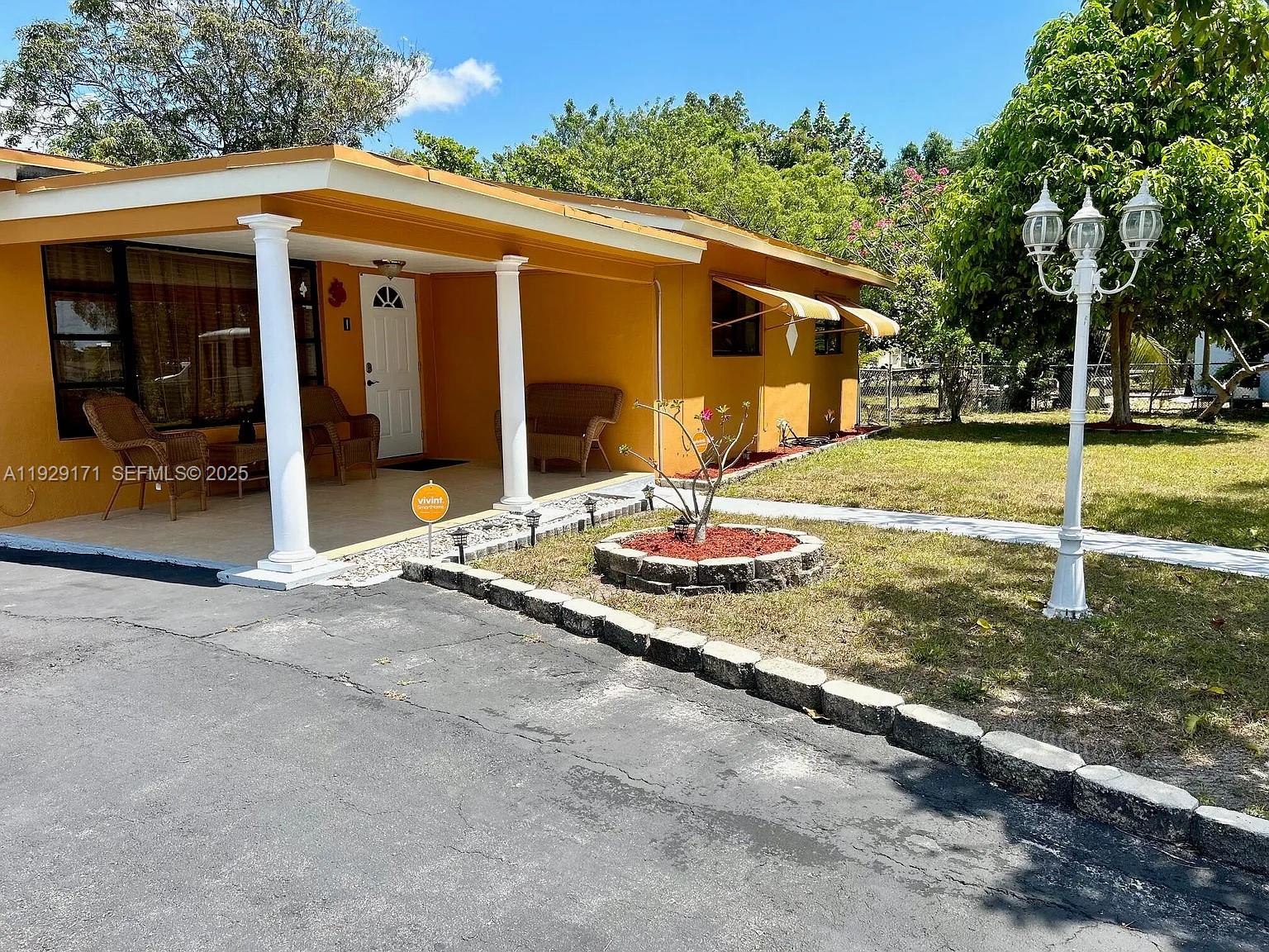 LAUDERDALE VILLAS - Residential Lease