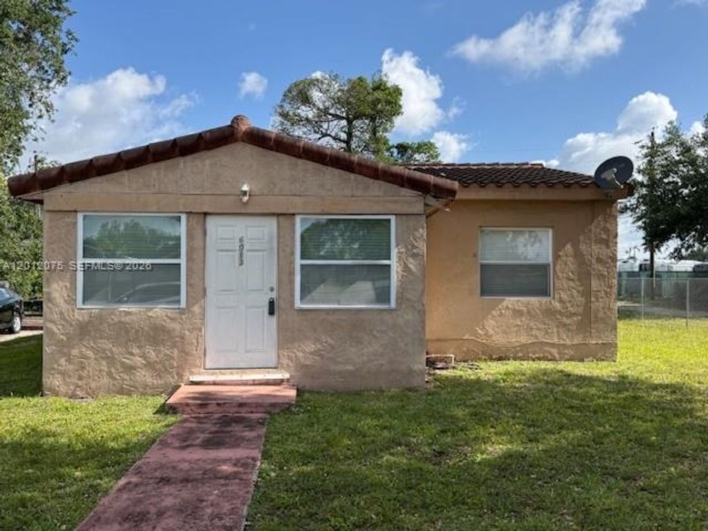 Photo of 6013 SW 34th St, Miramar, FL 33023 (MLS # A12012075)