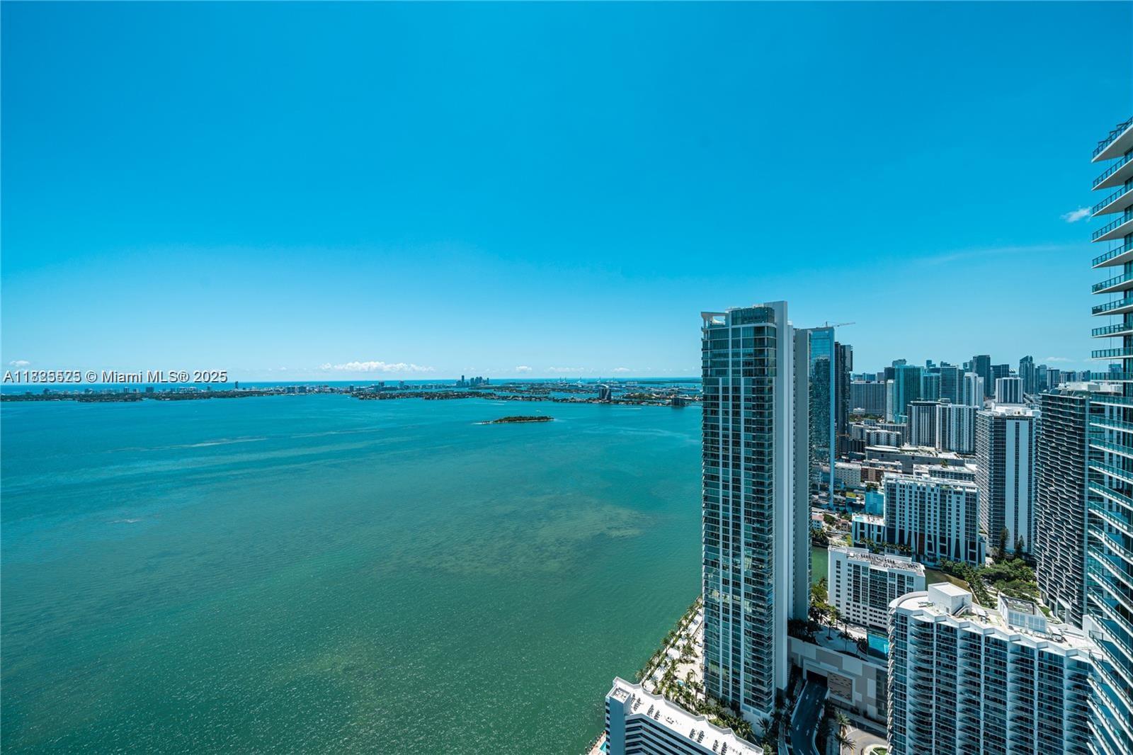 650 NE 32nd St PH5003