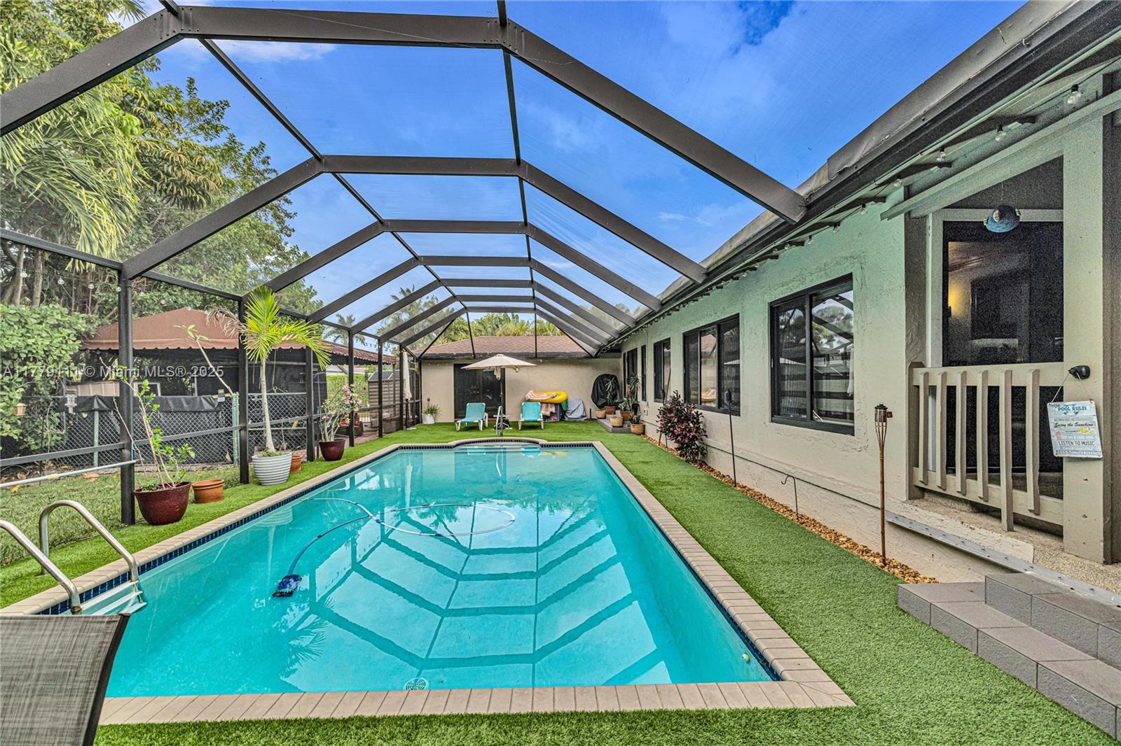 OLD CUTLER VILLAS WEST - Residential