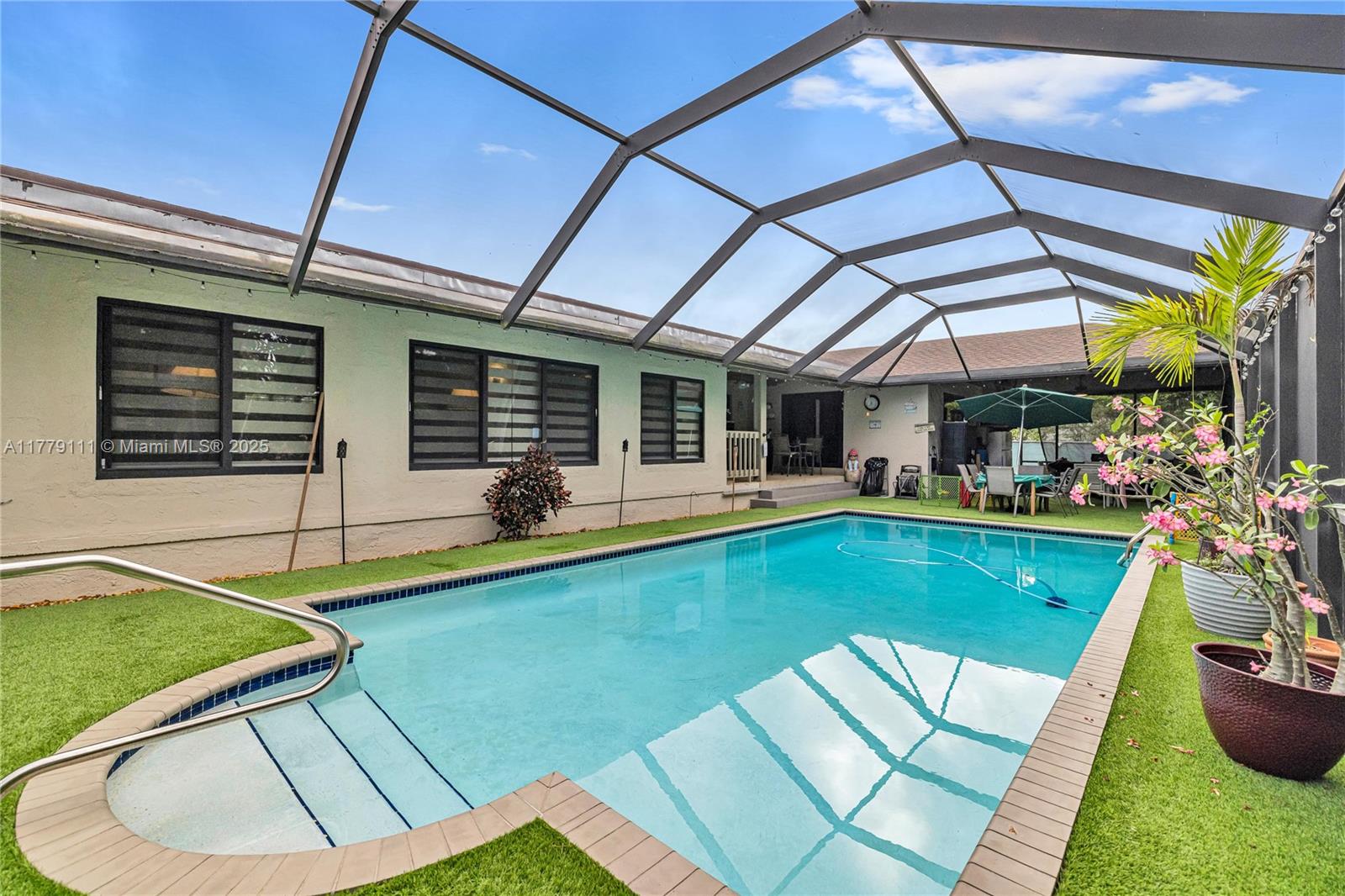 OLD CUTLER VILLAS WEST - Residential