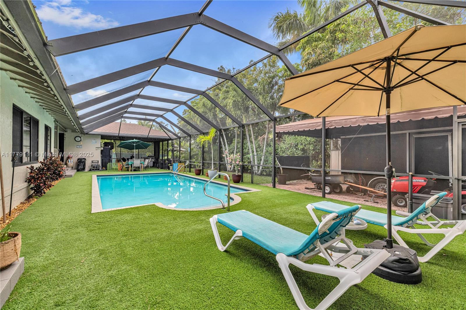 OLD CUTLER VILLAS WEST - Residential