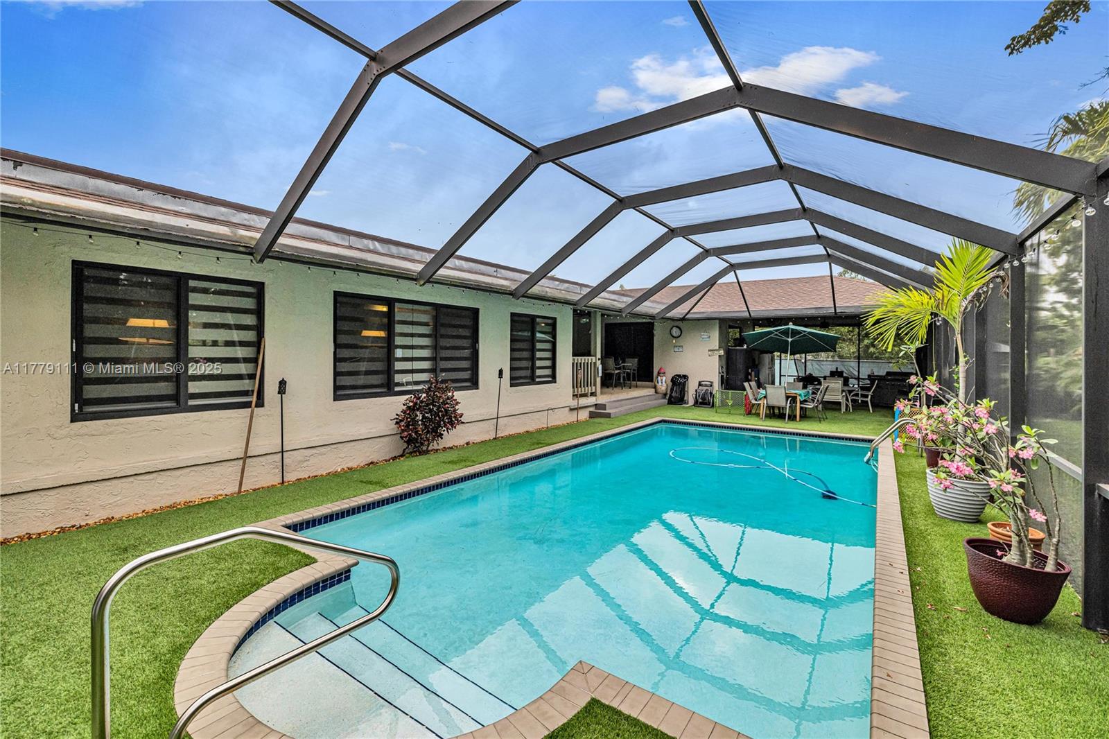 OLD CUTLER VILLAS WEST - Residential