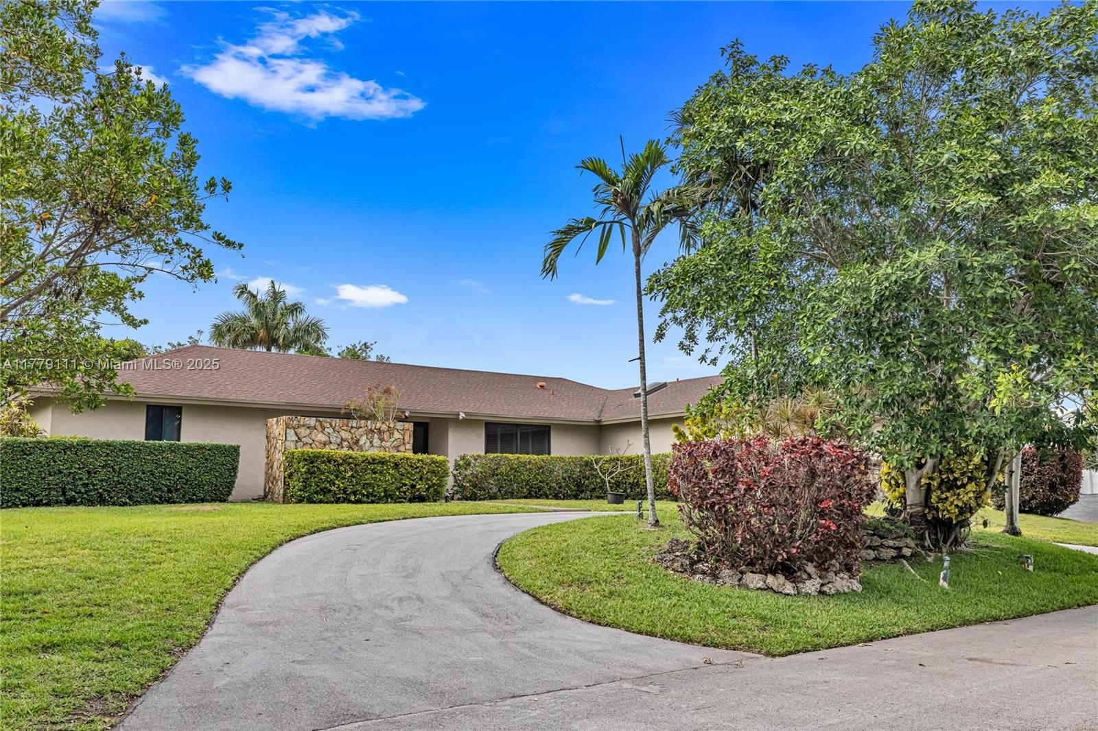 OLD CUTLER VILLAS WEST - Residential