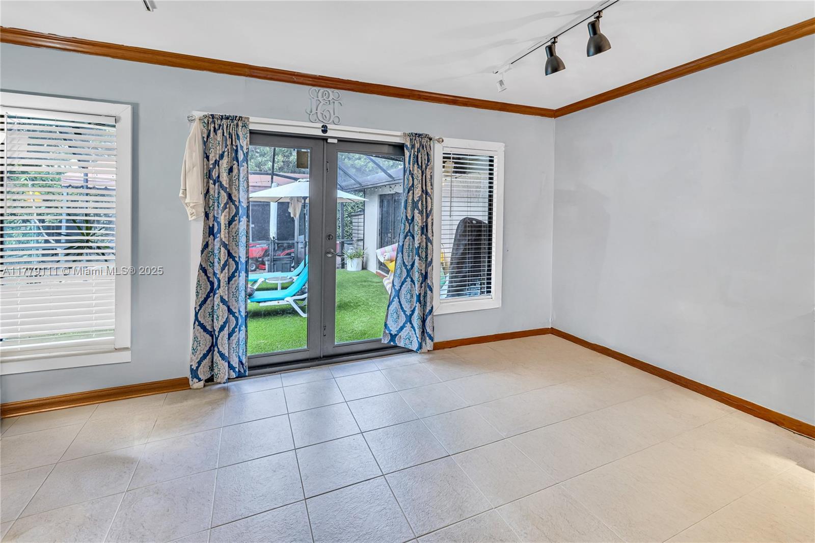 OLD CUTLER VILLAS WEST - Residential