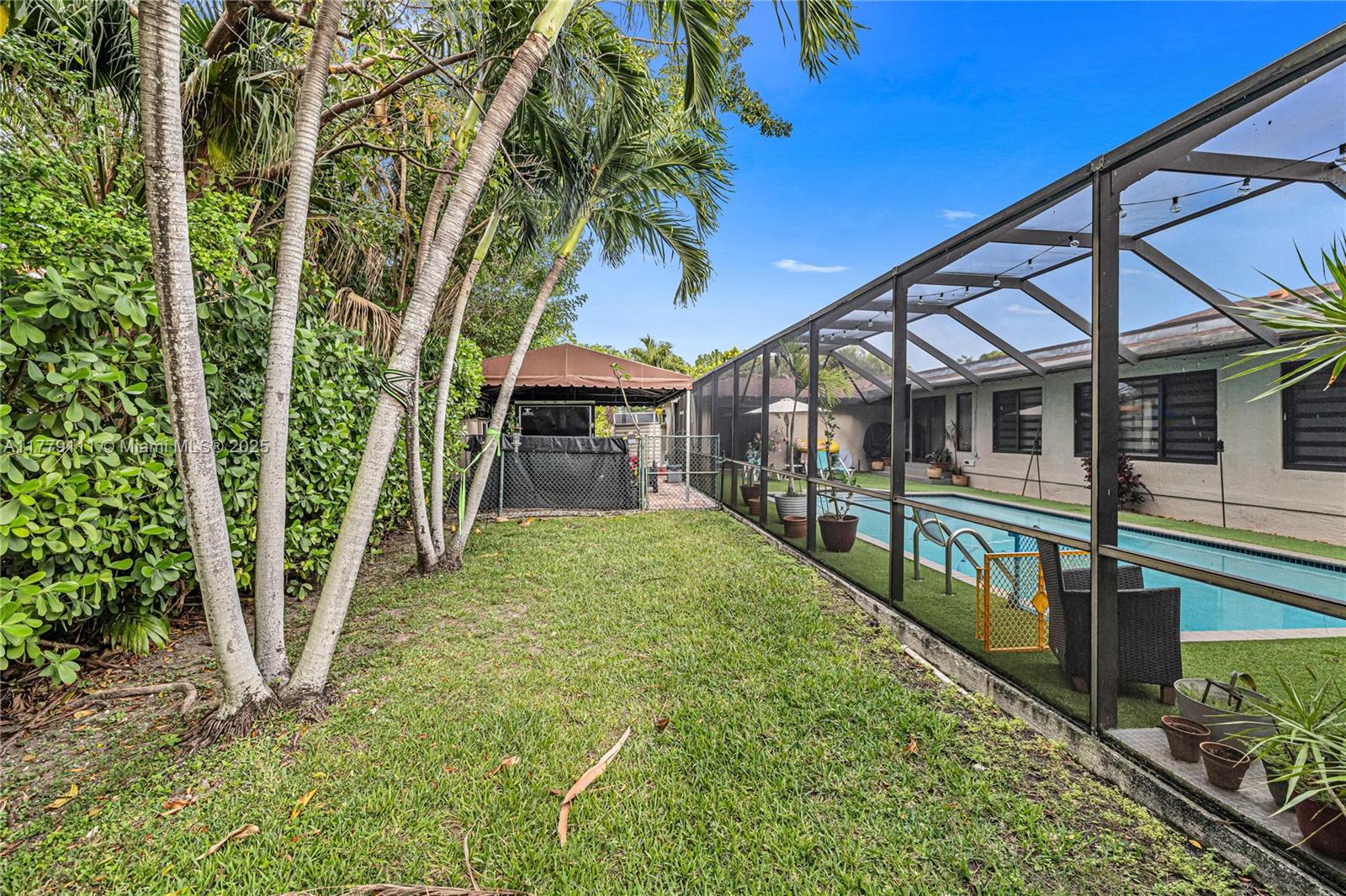 OLD CUTLER VILLAS WEST - Residential